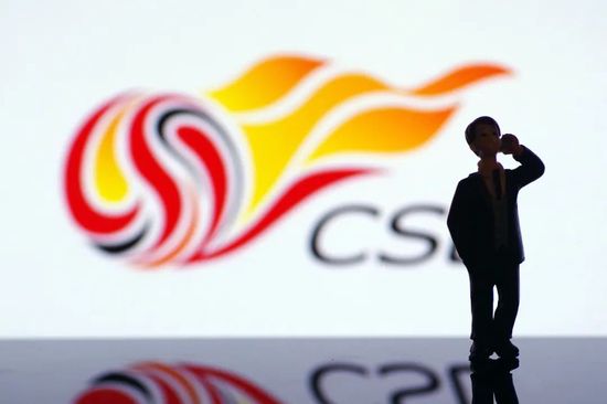 《沼泽深处的女孩》制片人瑞茜·威瑟斯彭盛赞Carolina“令人神魂颠倒，如此美丽，如此准确